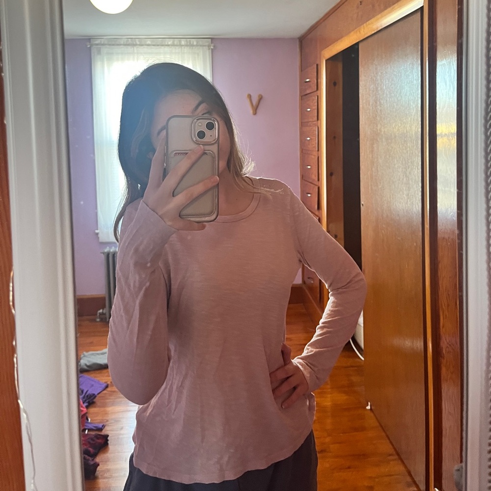 American Eagle pale pink Long Sleeve shirt size medium